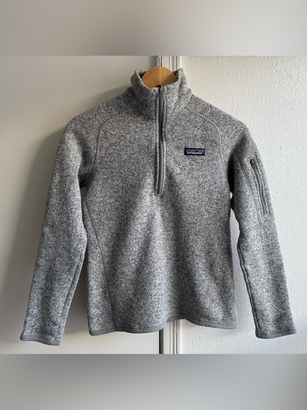 Patagonia Woman’s Heather Gray Quarter-Zip Fleece Pullover